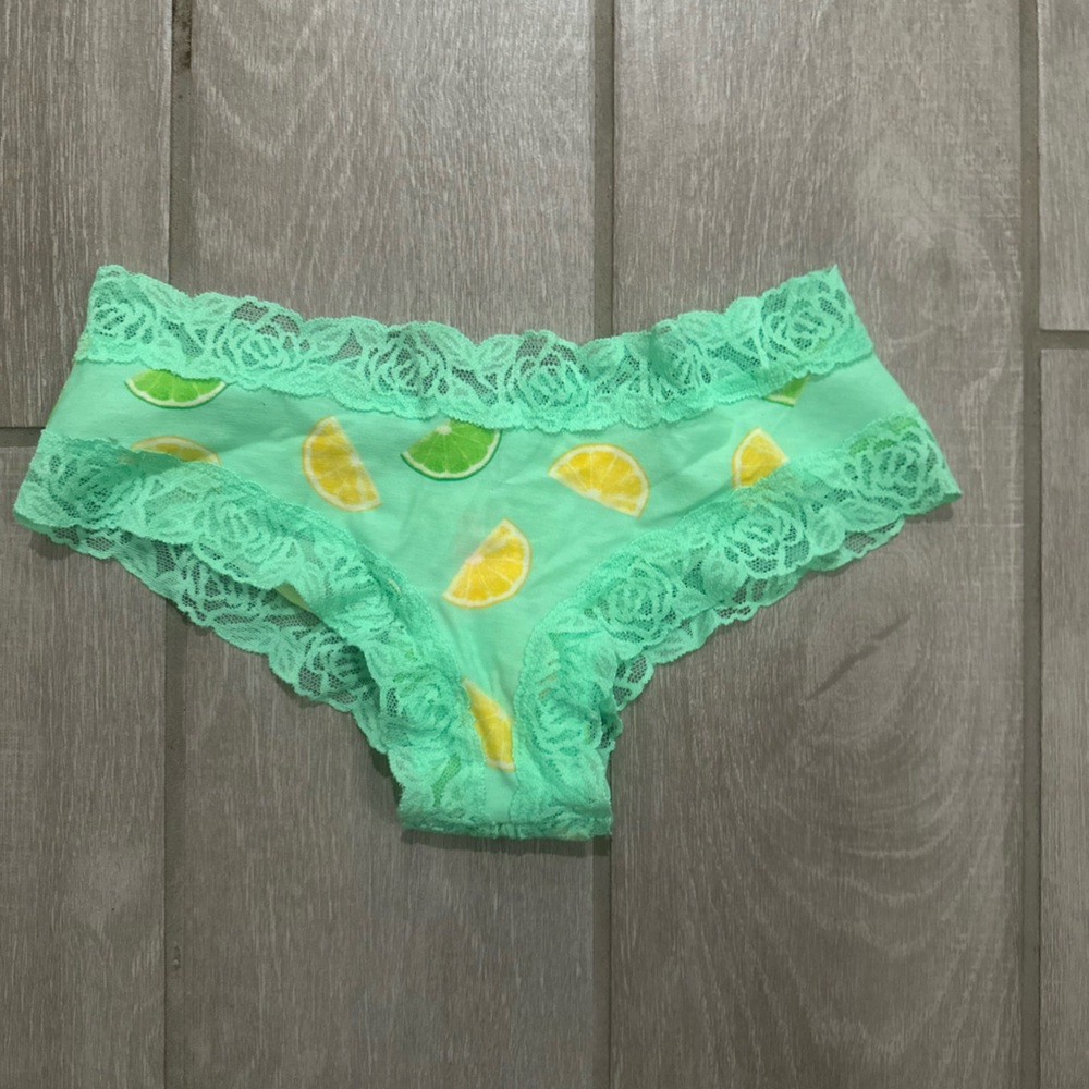 New! Victoria’s Secret Green Lace Cheekster